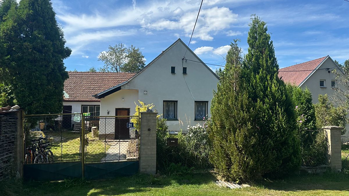 Prodej rodinného domu 144 m², pozemek 377 m² – fotografie 2