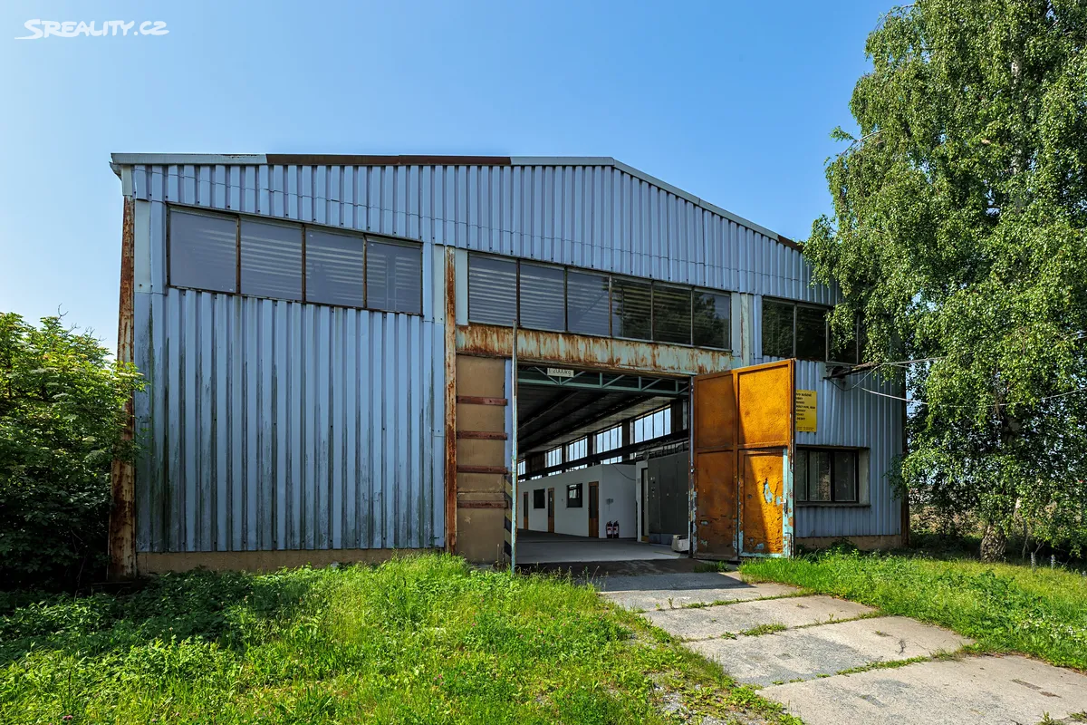 Pronájem skladového prostoru 1000 m², Libušínská