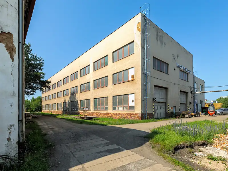 Pronájem obchodního prostoru 1000 m², Plzeň – náhled fotky 1