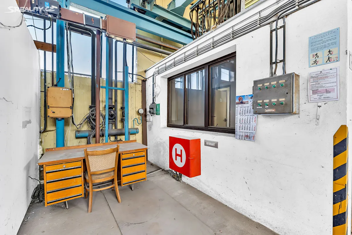 Pronájem skladového prostoru 1000 m² – další