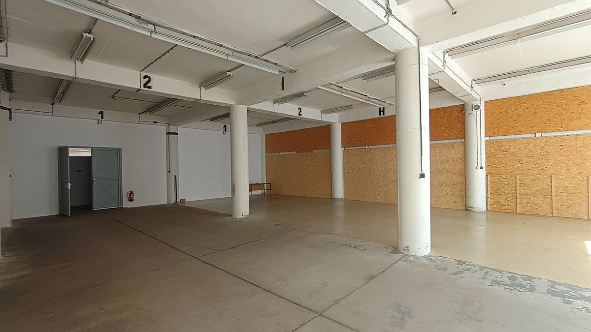 Pronájem skladového prostoru 212 m² – fotografie 2