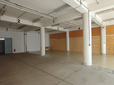 Комерційне приміщення в оренду, 212 м² (2 з 4)