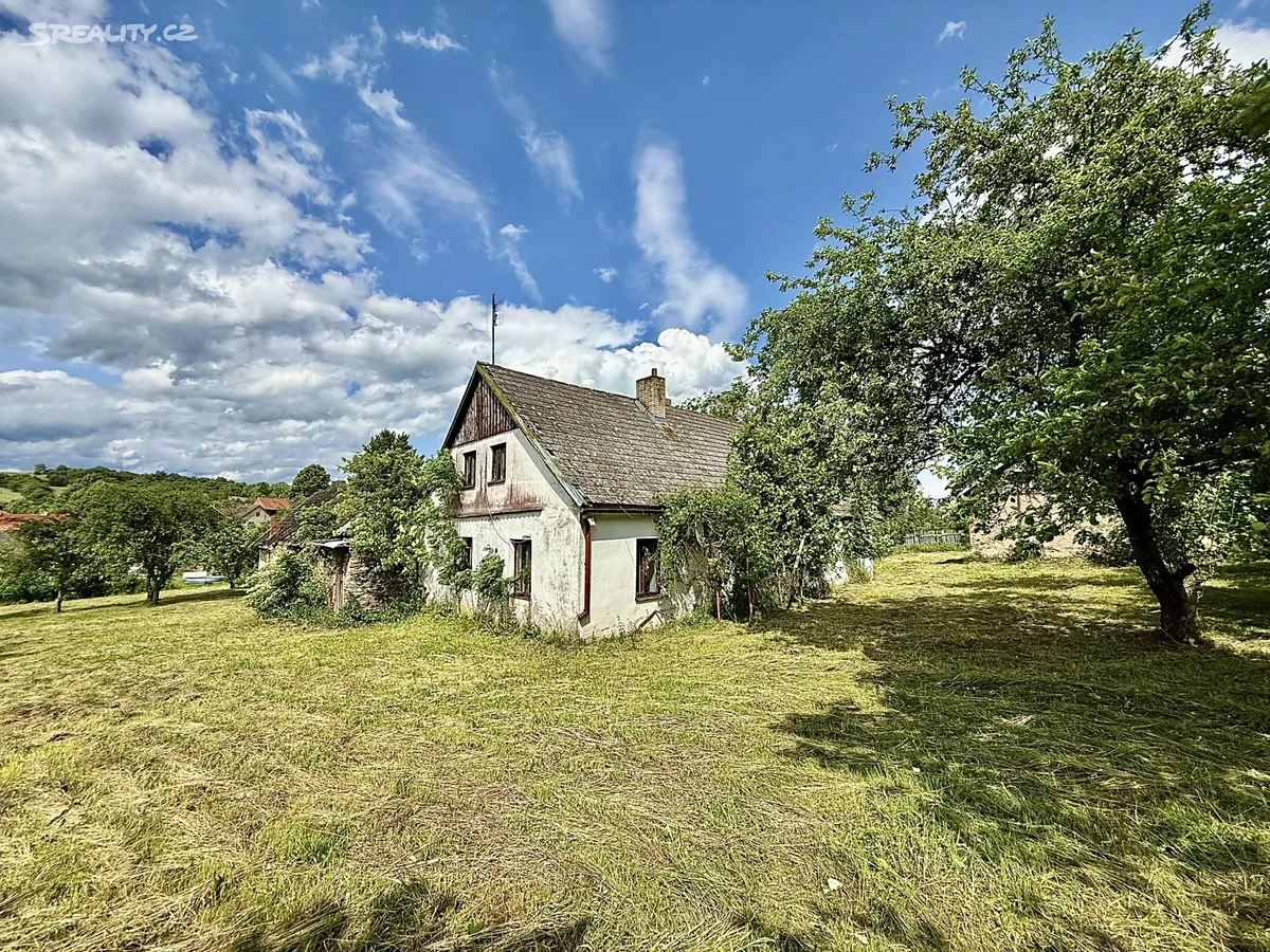 Prodej rodinného domu 610 m², pozemek 9881 m², Zderadiny