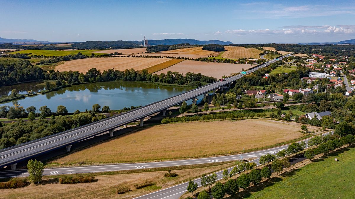 Prodej komerčního pozemku 9952 m²