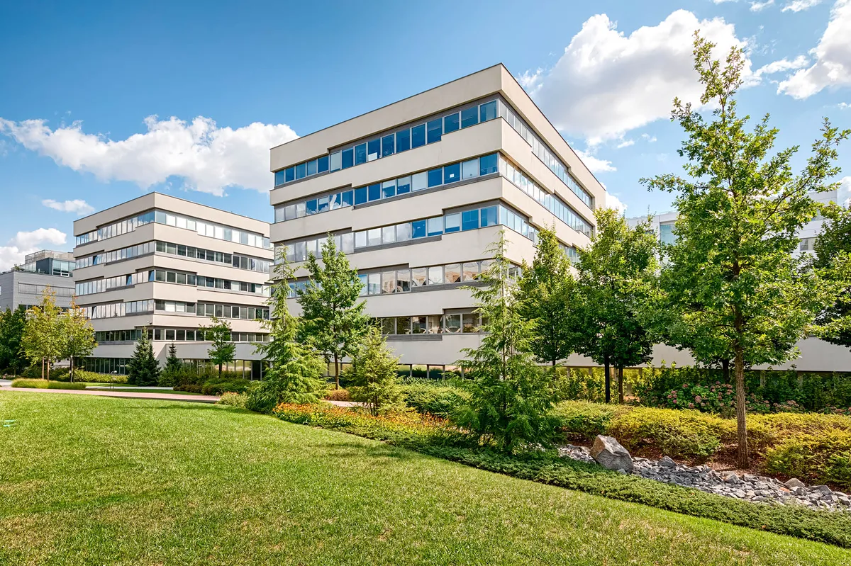 Pronájem kanceláře 433 m²