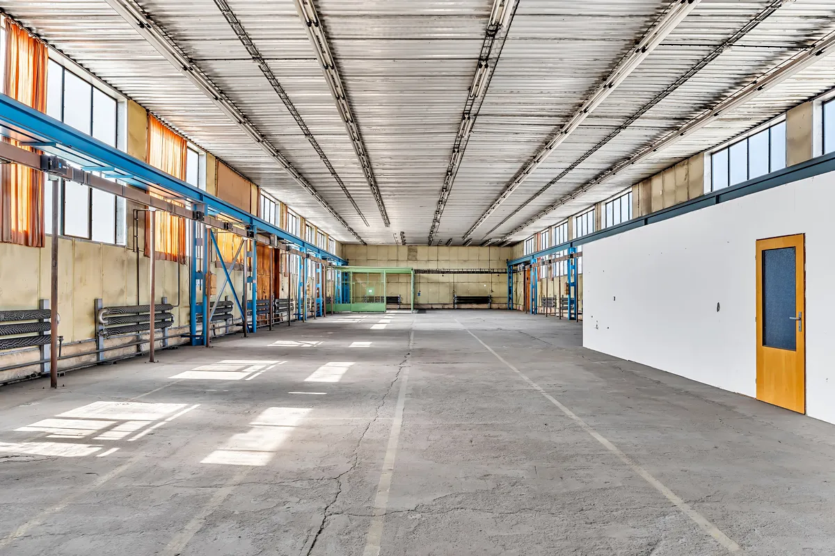 Pronájem skladového prostoru 8000 m²