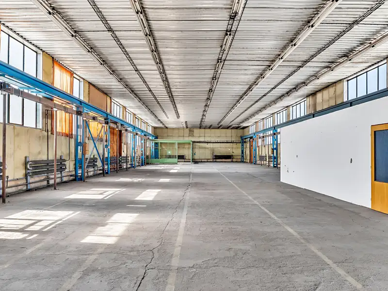 Pronájem obchodního prostoru 1000 m², Plzeň – náhled fotky 3