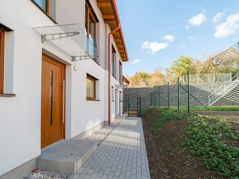 Prodej rodinného domu 106 m², pozemek 1000 m², Mořina – náhled fotky 3