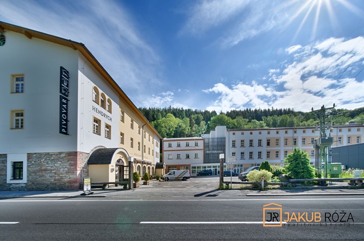 Pronájem kanceláře 206 m²