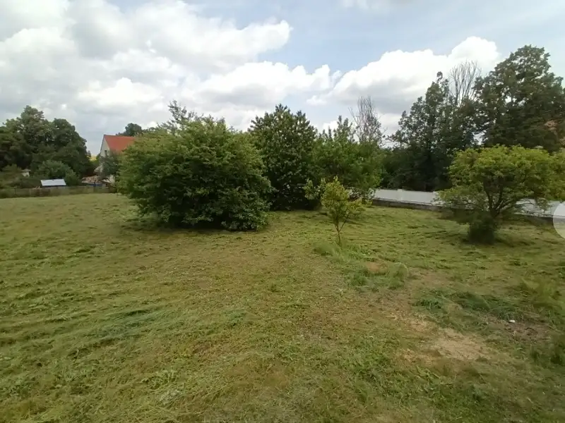 Prodej stavebního pozemku 1026 m², Ouběnice – náhled fotky 1