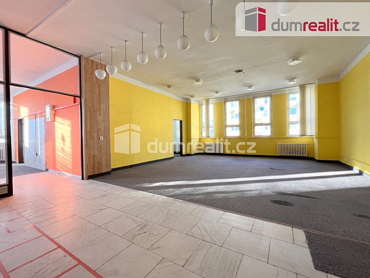 Pronájem komerčního prostoru, 55 m² (64 z 74)