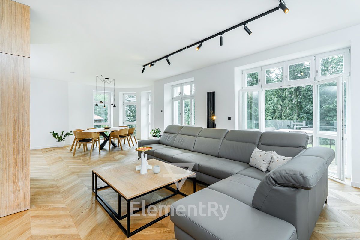 Pronájem bytu 4+kk 137 m² – fotografie 4
