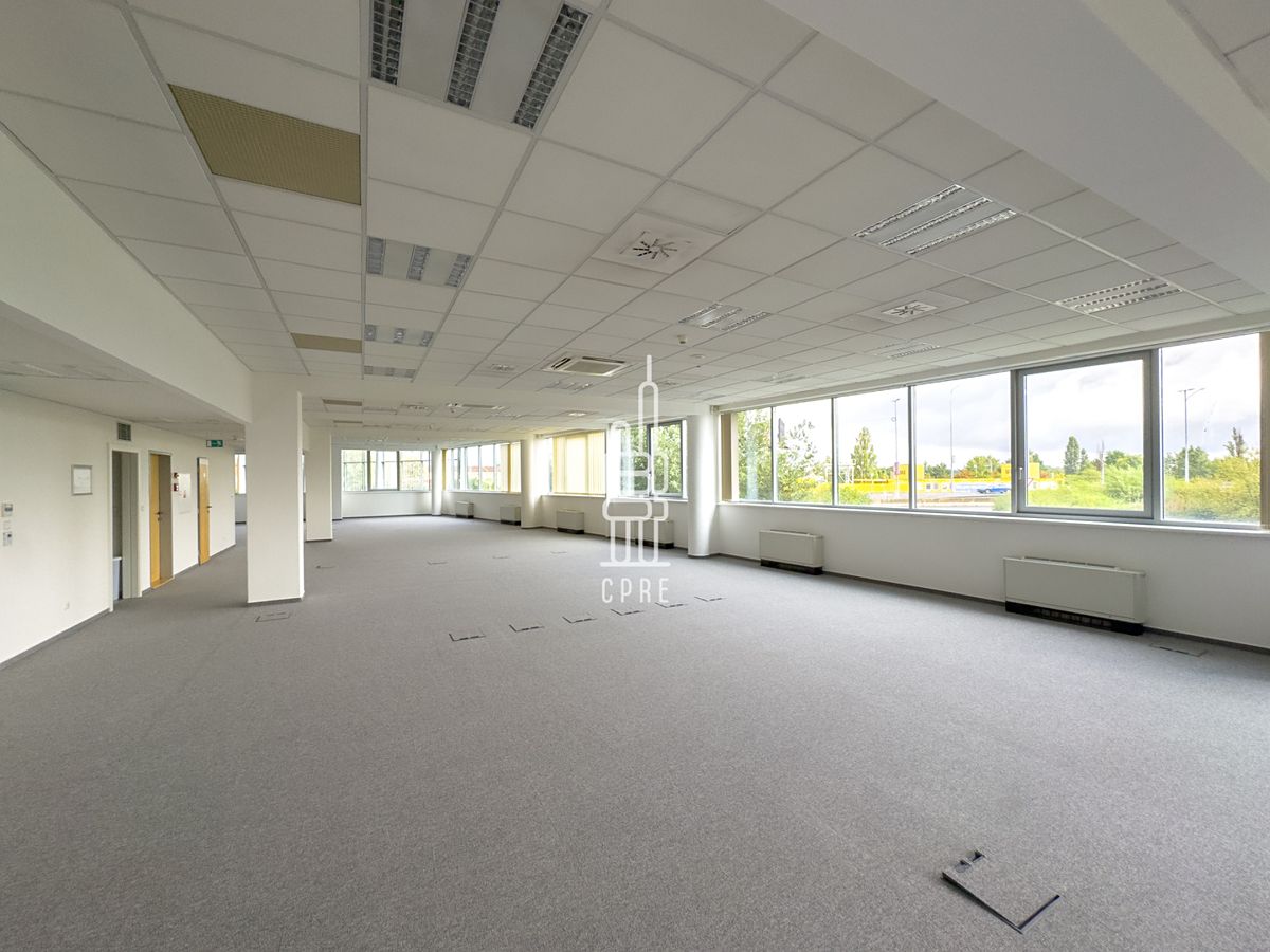 Pronájem kanceláře 475 m² – fotografie 5