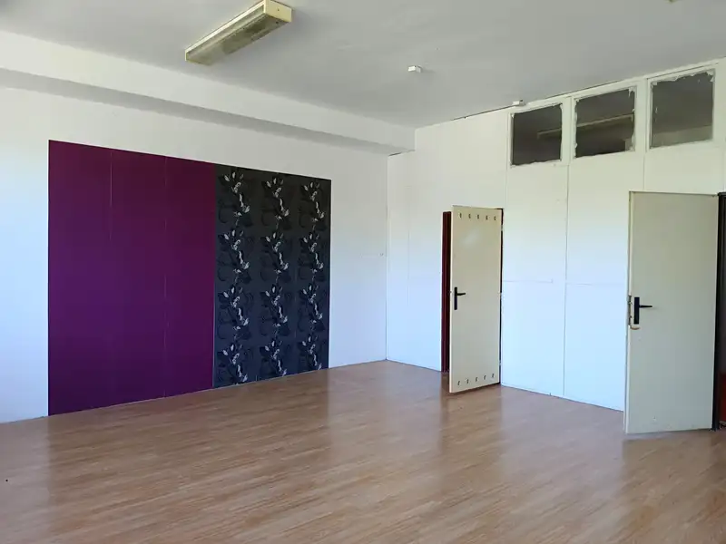 Pronájem kanceláře 60 m², Znojmo – náhled fotky 1