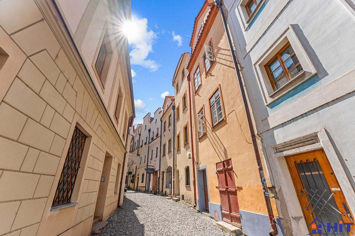 Prodej činžovního domu 1254 m²