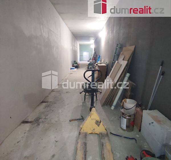 Pronájem komerčního prostoru, 200 m² (16 z 23)