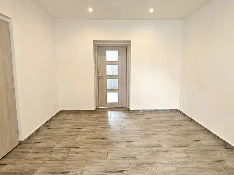 Prodej rodinného domu 263 m², pozemek 272 m², Plzeň – náhled fotky 3