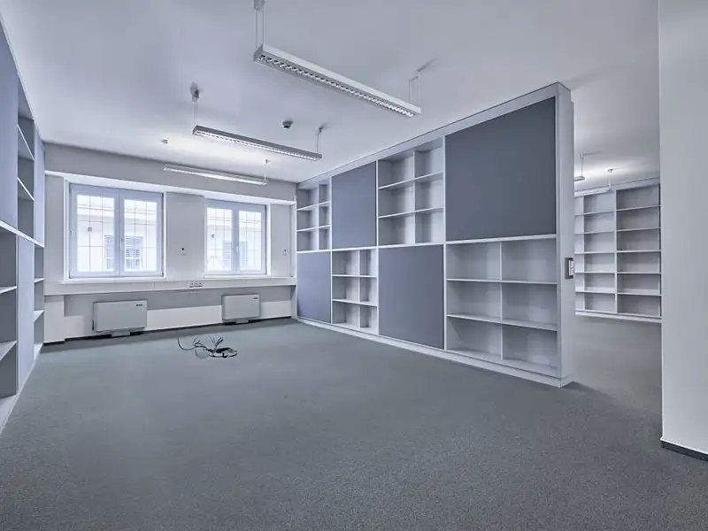 Pronájem kanceláře 161 m², Praha – náhled fotky 3