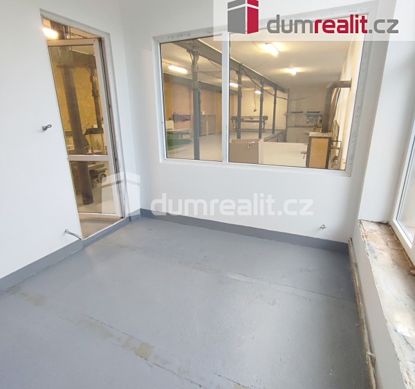 Pronájem komerčního prostoru, 200 m² (10 z 23)