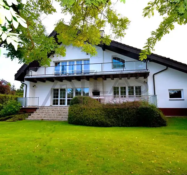 Pronájem rodinného domu 300 m², pozemek 750 m², Průhonice – náhled fotky 1