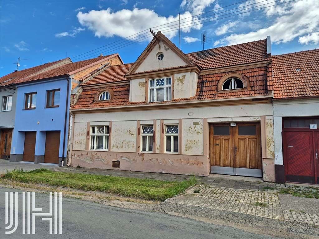 Prodej rodinného domu 240 m², pozemek 390 m²