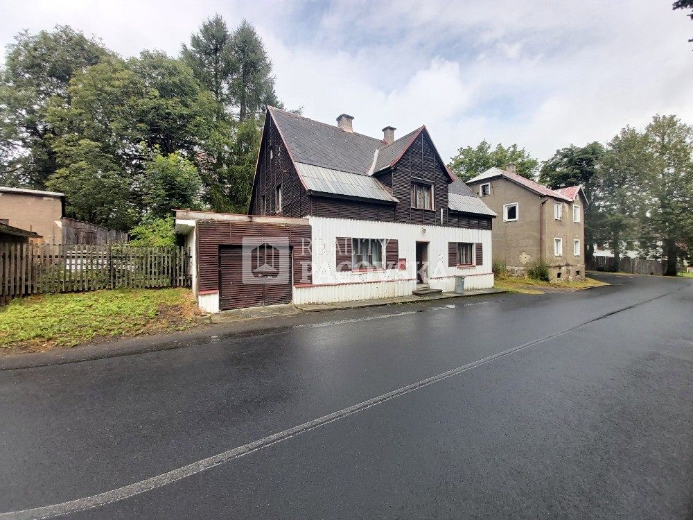 Prodej chaty 213 m², pozemek 204 m² – fotografie 2