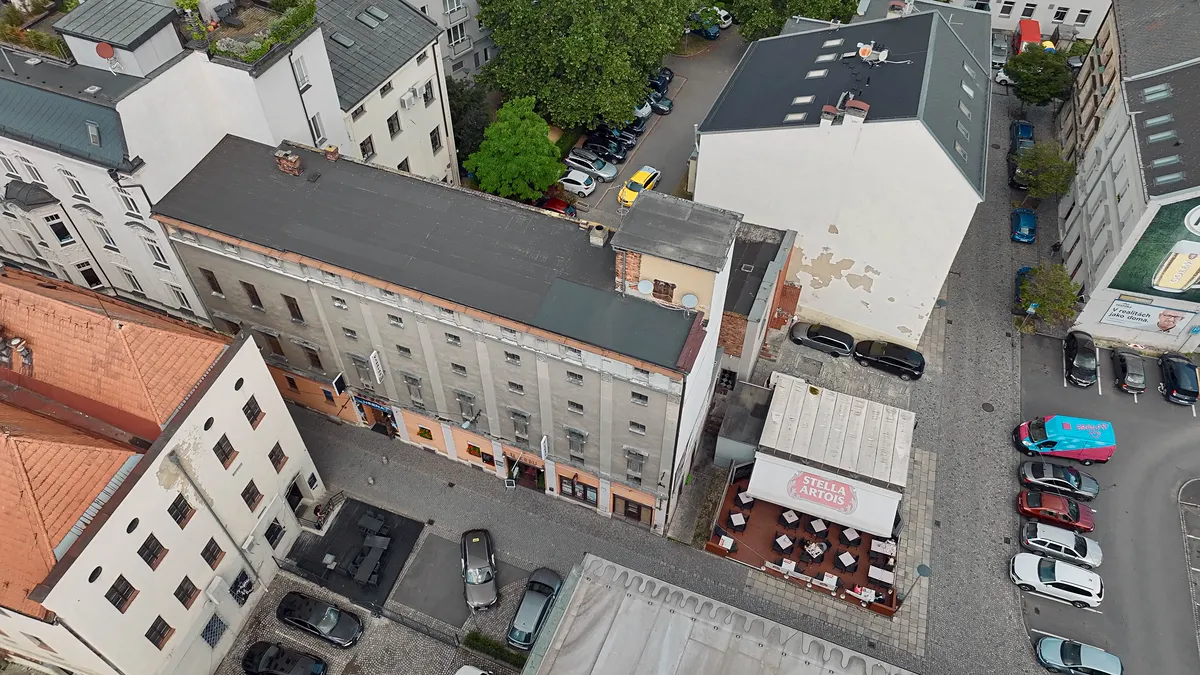 Prodej komerční nemovitosti 1296 m²