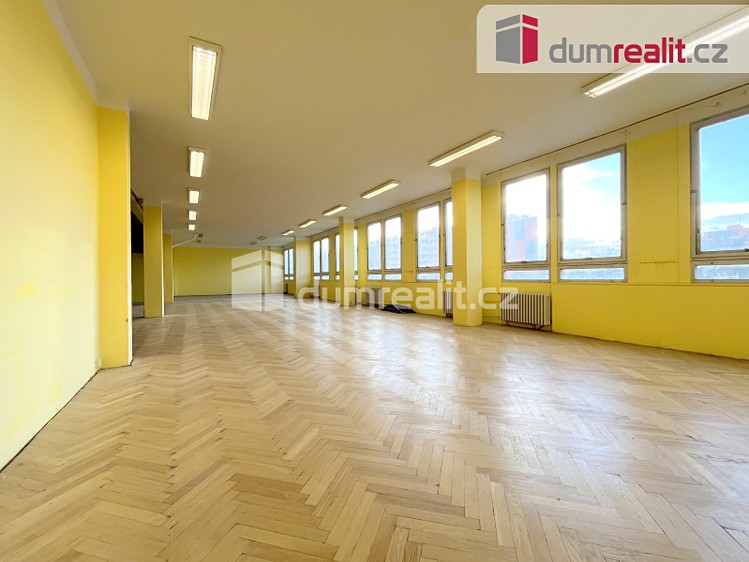 Pronájem komerčního prostoru, 55 m² (52 z 74)