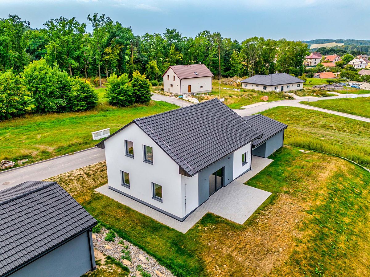 Prodej rodinného domu 248 m², pozemek 1000 m² – fotografie 3