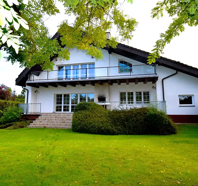 Pronájem rodinného domu 350 m², pozemek 779 m², Průhonice – náhled fotky 1