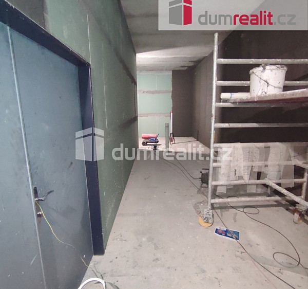 Pronájem komerčního prostoru, 200 m² (17 z 23)