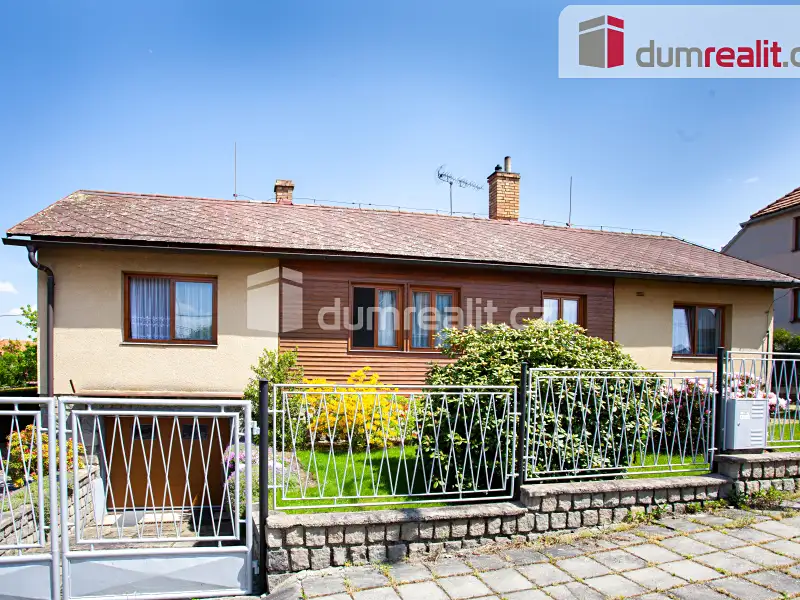 Prodej rodinného domu 321 m², pozemek 947 m², Netolice – náhled fotky 1