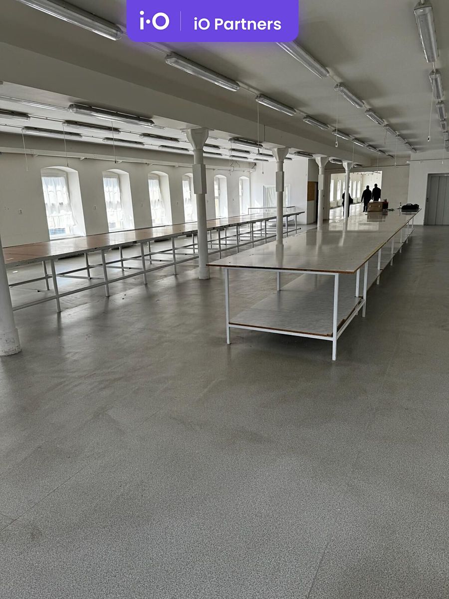 Pronájem kanceláře 1500 m² – fotografie 3