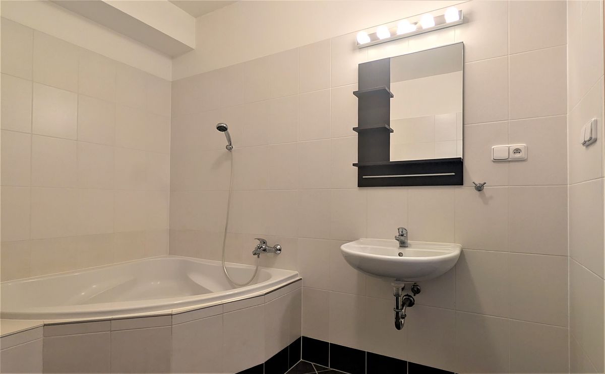 Pronájem bytu 1+kk 34 m² – fotografie 5