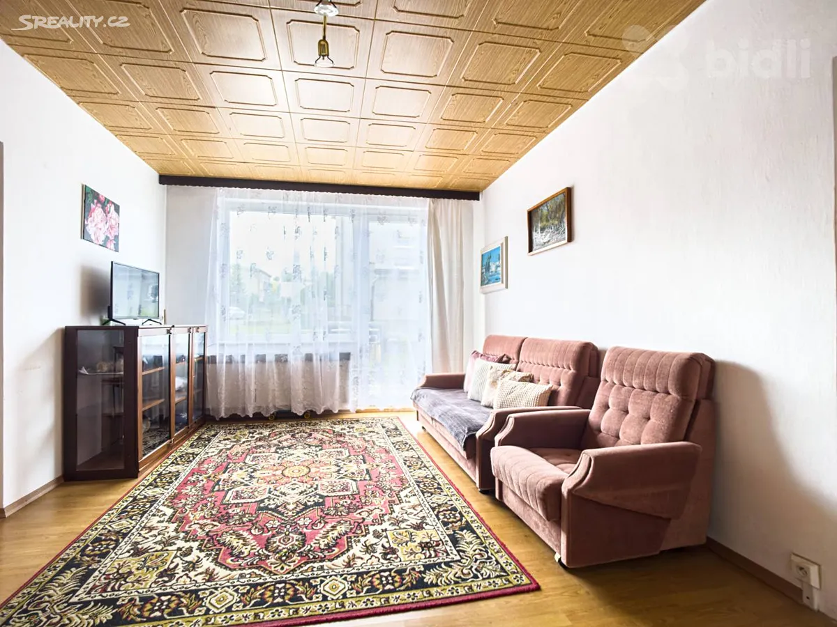 Prodej rodinného domu 216 m², pozemek 862 m² – pohled 2