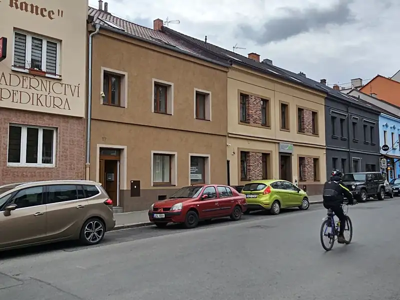 Prodej rodinného domu 263 m², pozemek 272 m², Plzeň – náhled fotky 1
