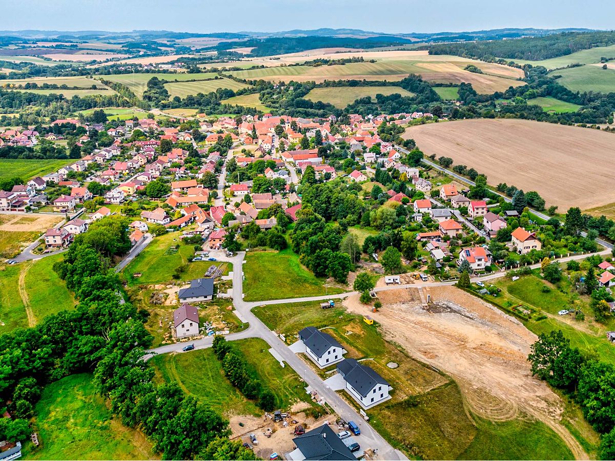 Prodej rodinného domu 248 m², pozemek 1000 m² – fotografie 4