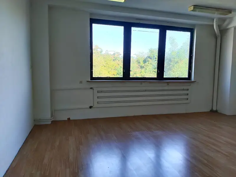 Pronájem kanceláře 60 m², Znojmo – náhled fotky 2