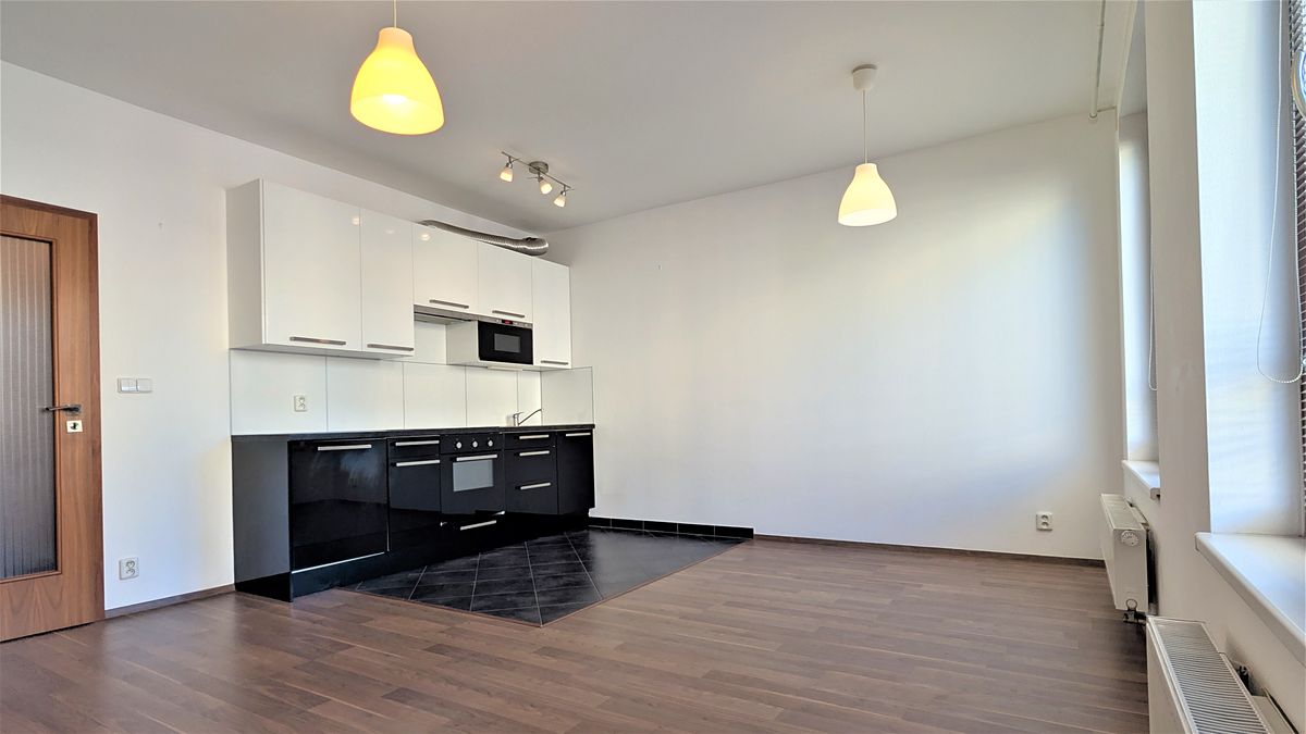 Pronájem bytu 1+kk 34 m² – fotografie 2