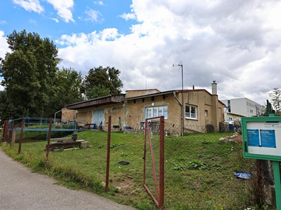 Prodej výrobní haly, prostoru 853 m²
