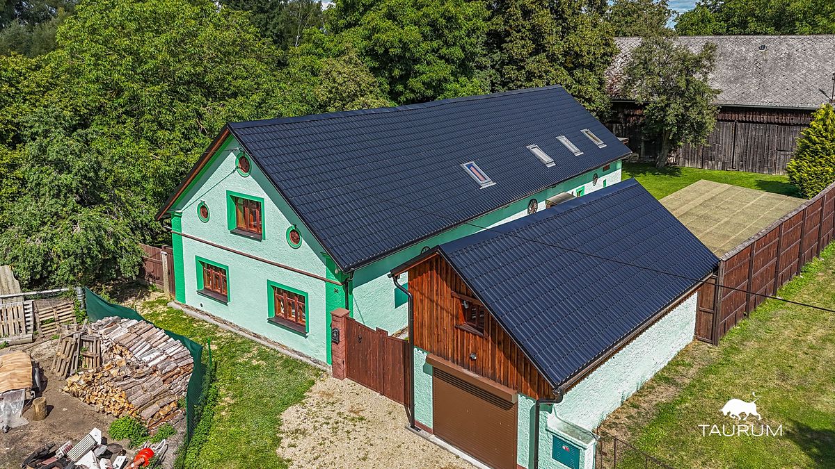 Prodej rodinného domu 694 m², pozemek 2007 m²
