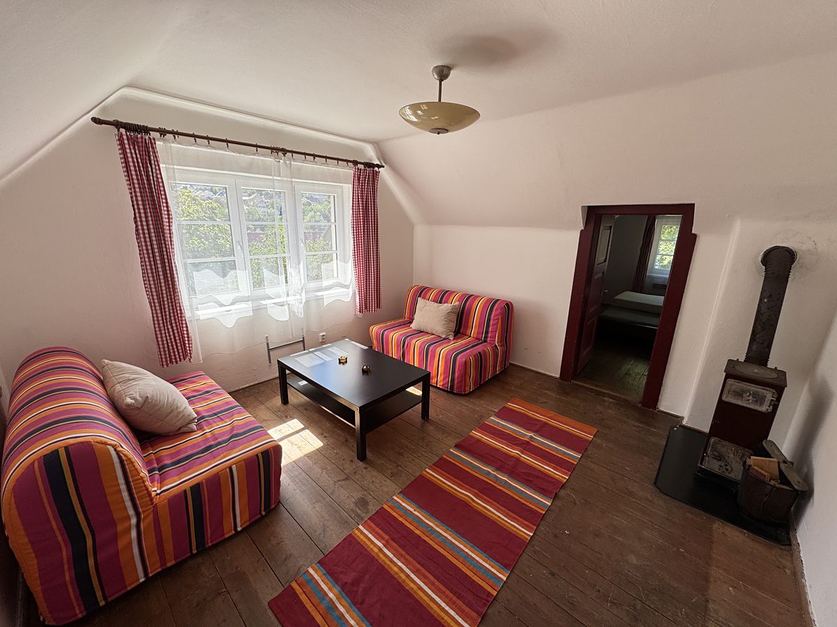 Prodej rodinného domu 108 m², pozemek 305 m² – fotografie 2