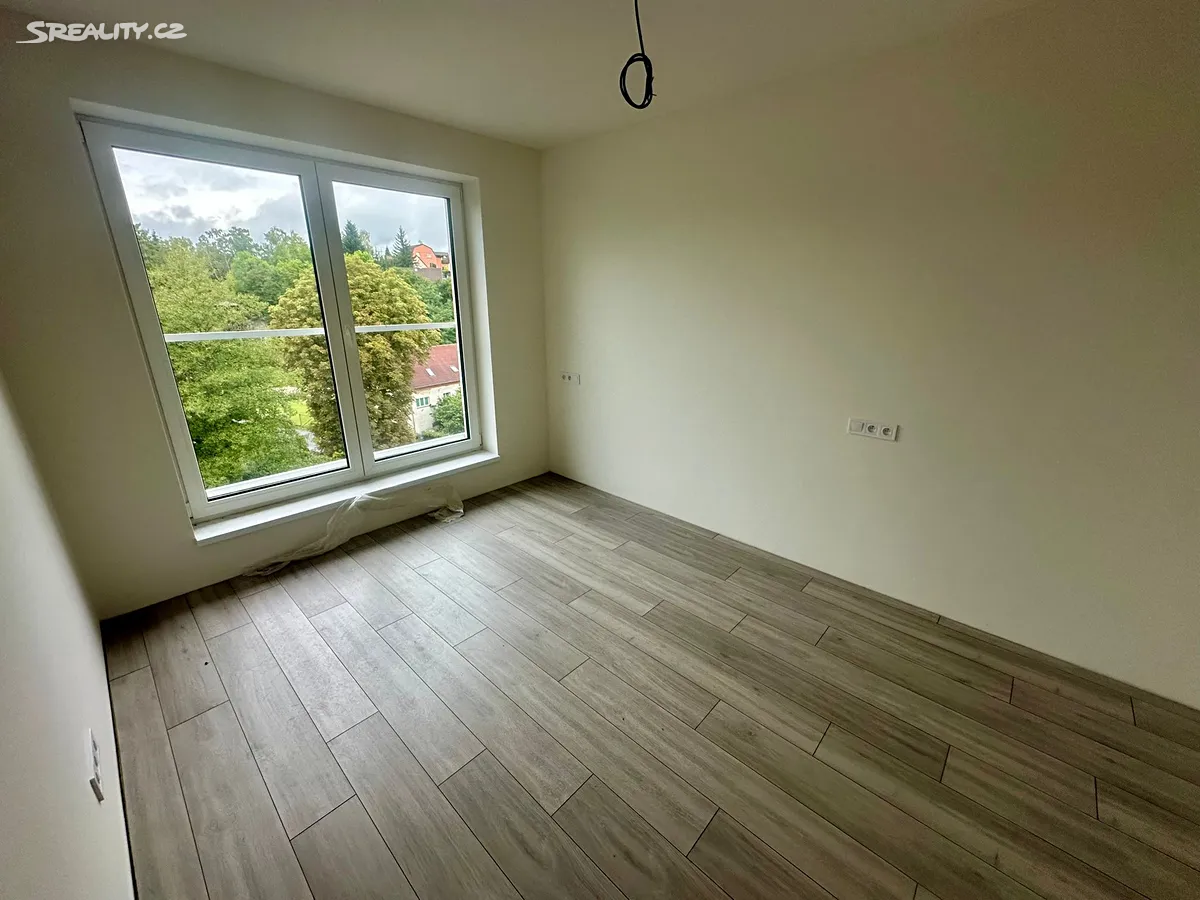 Pronájem bytu 2+kk 55 m² – pohled 6