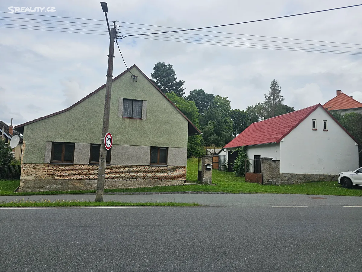 Prodej rodinného domu 200 m², pozemek 3644 m²