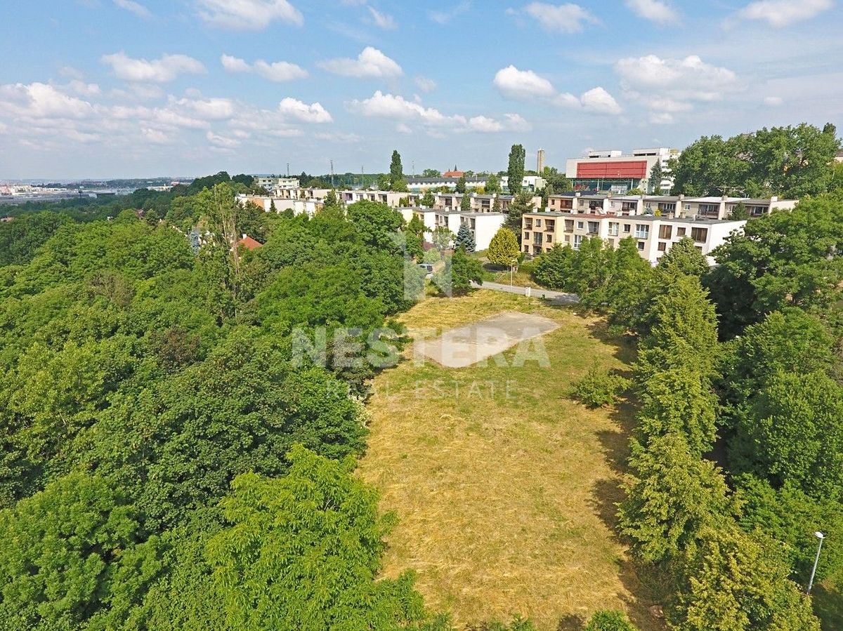 Prodej stavebního pozemku 1844 m² – fotografie 2