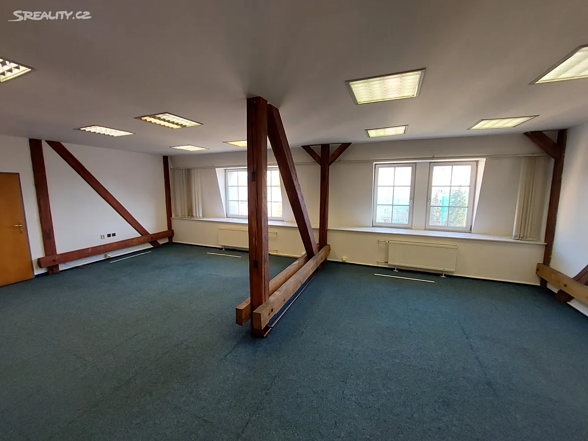 Pronájem kanceláře 24 m² – pohled 3