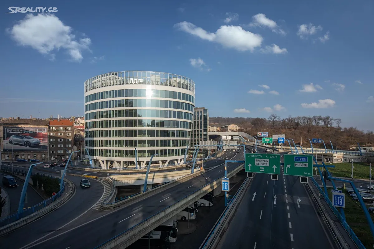 Pronájem kanceláře 454 m², Praha