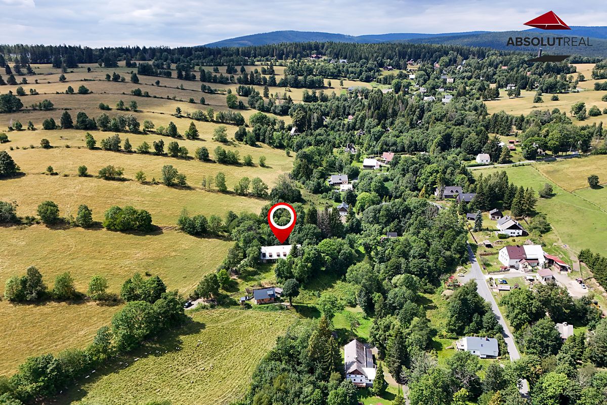 Prodej vícegeneračního domu 400 m², pozemek 1335 m² – fotografie 2