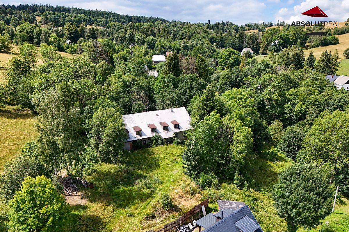 Prodej vícegeneračního domu 400 m², pozemek 1335 m²