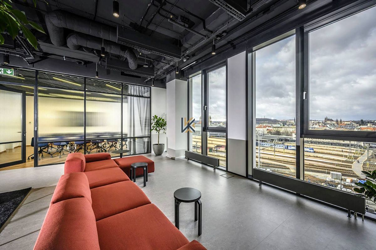Pronájem kanceláře 457 m² – fotografie 3